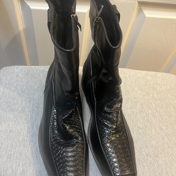 Short Boots - Picture 1 of 9